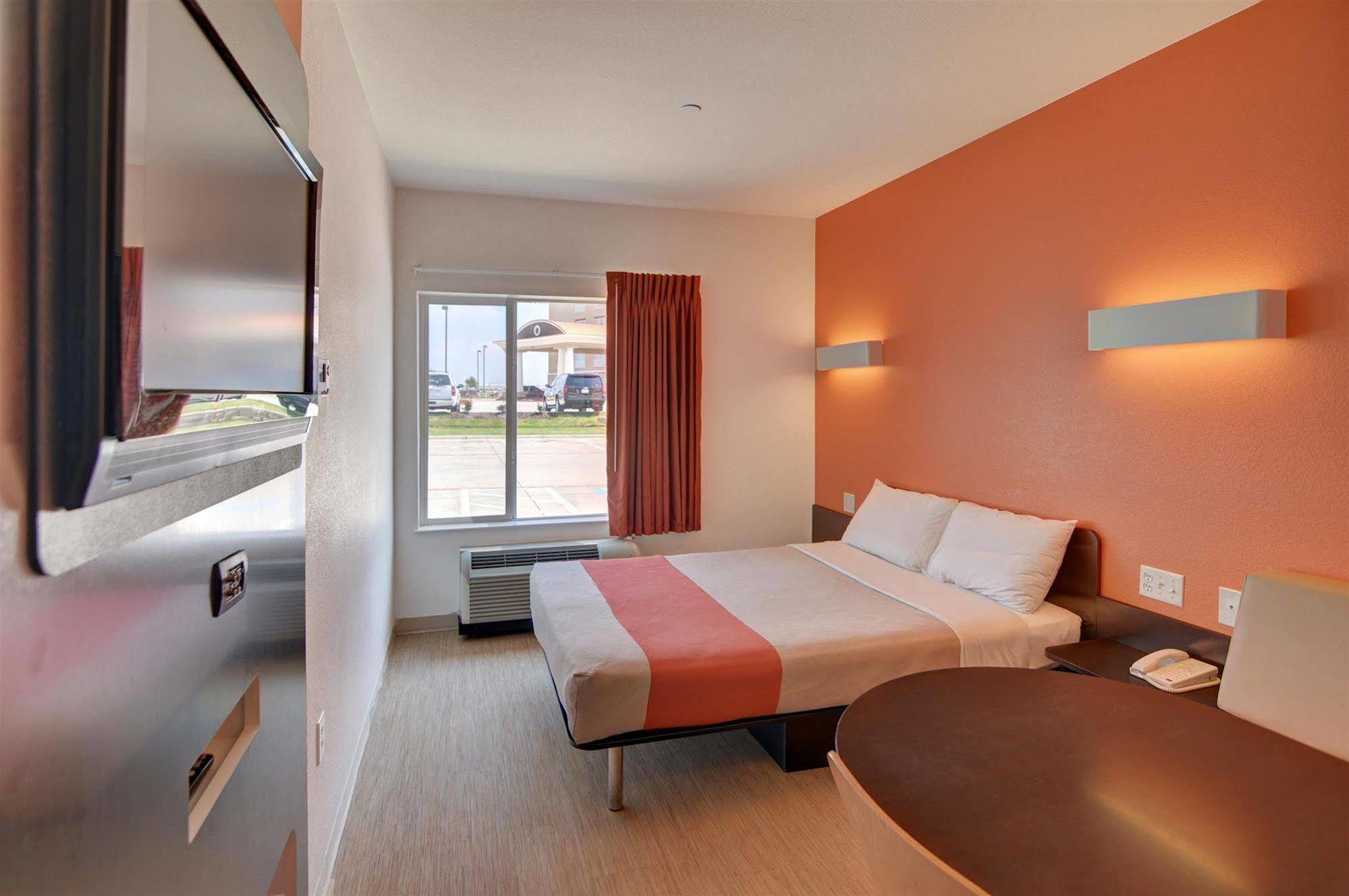 6-roanoke, Tx - Northlake - Speedway Hotel