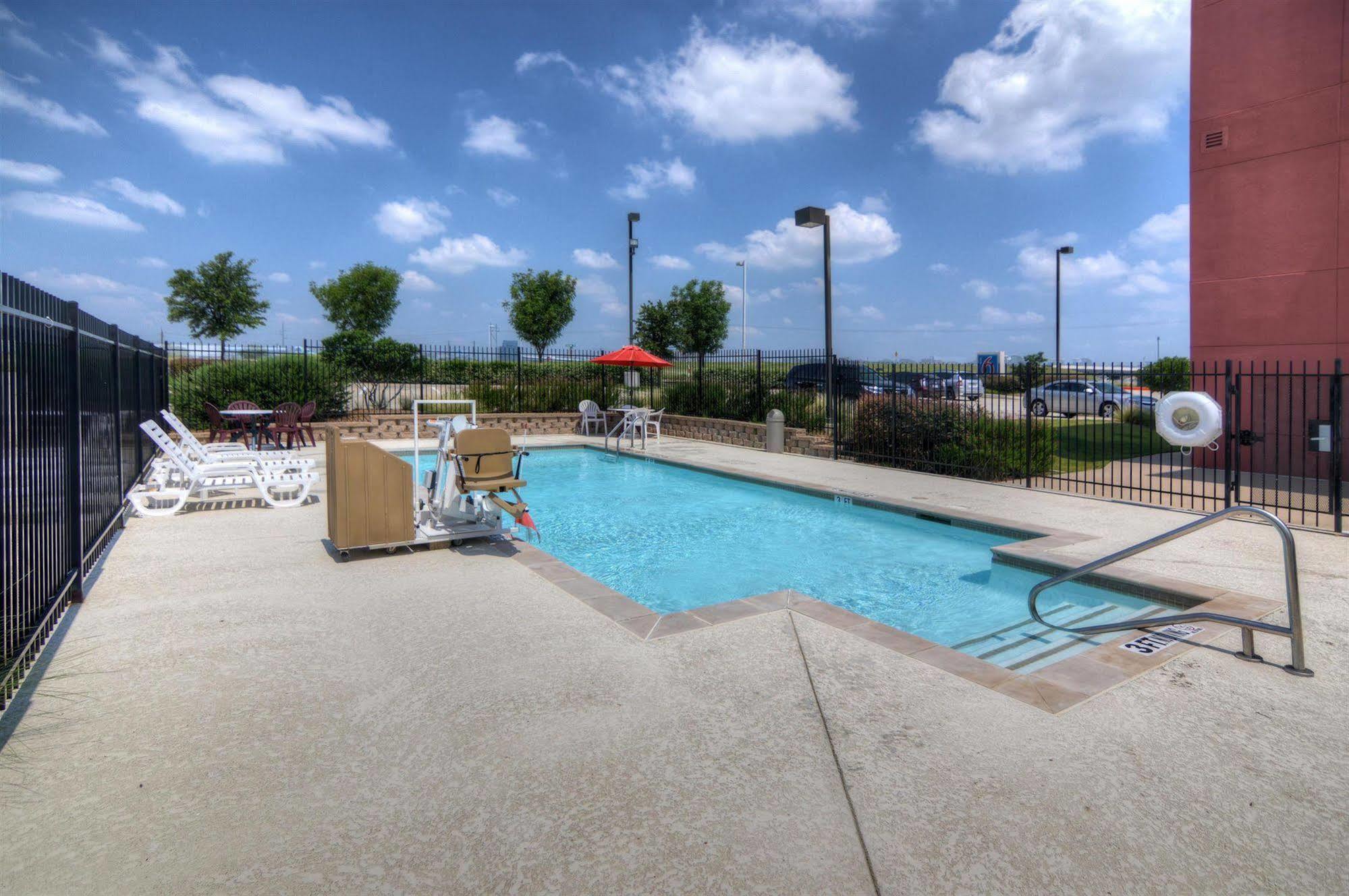 Hotel 6-roanoke, Tx - Northlake - Speedway Roanoke